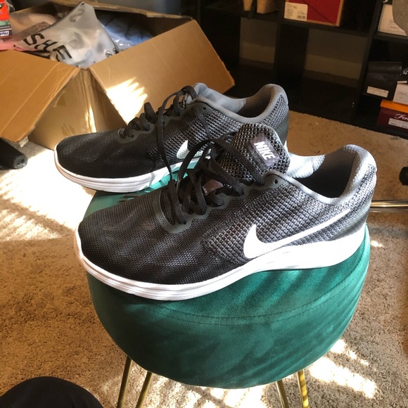 Nike Shoes - New Women’s Nike Revolution Size 10W